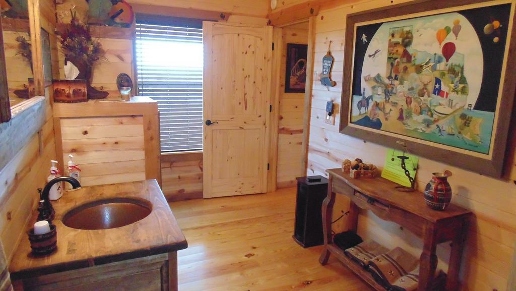 Texas T Bed And Breakfast Llano Exterior foto