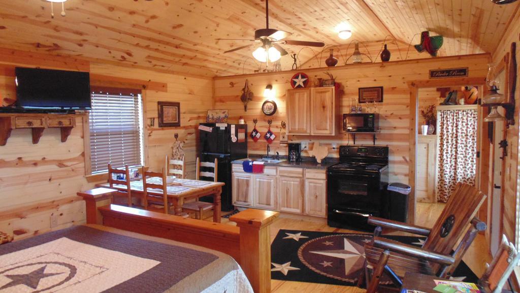 Texas T Bed And Breakfast Llano Exterior foto